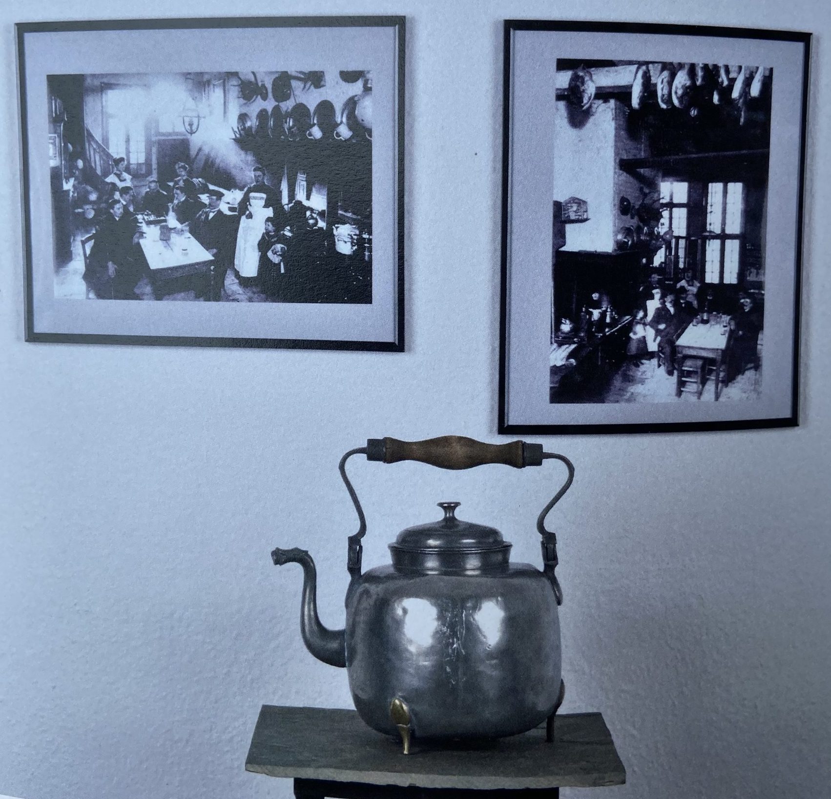 Collage mit alter Zinnteekanne, Beitrag zum Otto F. Scharr Kunstpreis 2024